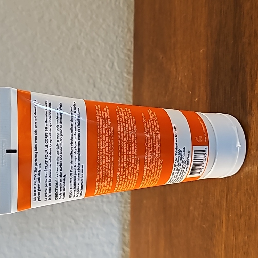 Tan Towel Tanning Cream - Picture 2 of 3